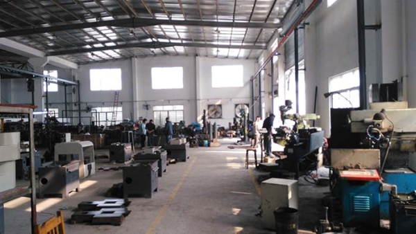 二次加工設(shè)備生產(chǎn)車(chē)間NO3(凱恩利機(jī)床)