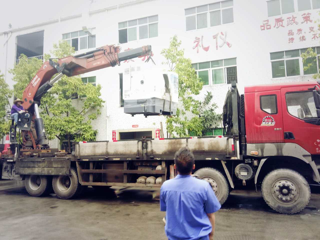 機器調(diào)裝中，注意安全！