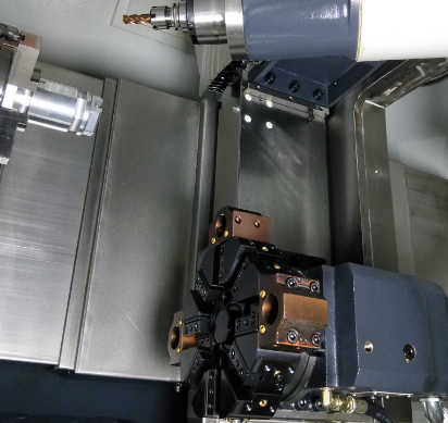 標準配置為伺服刀塔,再配置車銑銑削機構(gòu)、實現(xiàn)4+1軸車銑復(fù)合加工或5軸加工。