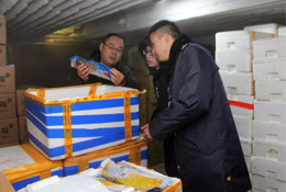 曝光丨 過期冷凍食品，涂改生產(chǎn)日期后繼續(xù)賣？