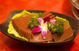 華英、正大、湘佳牧業(yè)帶頭“血”拼，血制品市場滿血擴容！