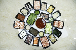 火鍋料新賣法：搭配燒烤、凈菜、鹵鴨，走“終端店+超市店中店”