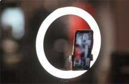 羅永浩、吳曉波頻頻“翻車”，直播帶貨還值得大力去做嗎？