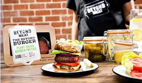 植物肉醬拌面、薺菜植物肉餅……試水中餐館，植物肉加速“飛入尋常百姓家”