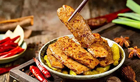 騰訊等資本入局，新老品牌混戰(zhàn)，千億鹵味市場如何博出位？