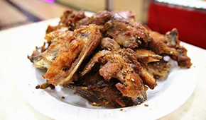 沈陽確診大爺讓雞架火了！這個凍品邊角料里原來藏著一門大生意