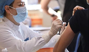 確診病例再現(xiàn)冷鏈從業(yè)者，打過疫苗就萬事大吉？