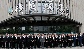 九毛九凈賺3.3億，楊國福跑步上市，餐飲業(yè)的風往這里吹……