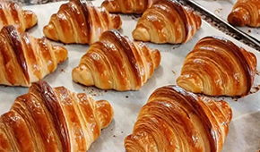 居民吃泡面，居委吃瑞士卷上熱搜  冷凍烘焙正開啟冷食新藍海