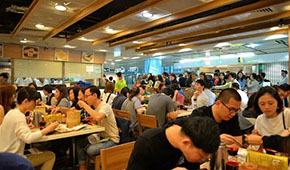 由守轉(zhuǎn)攻！餐飲業(yè)上半年裂變：著力下沉、裂變?nèi)珖?guó)