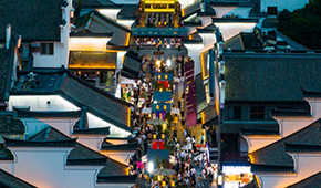 8.26億人次、7534.3億元；十一餐飲堂食消費較2019年增254%